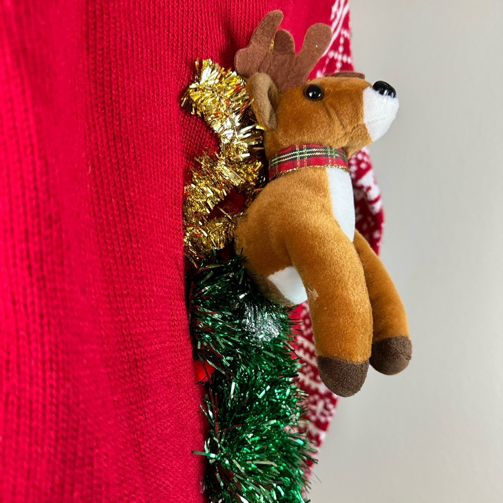 No Boundaries‎ Juniors' Plush Holiday Pop-out Animal Holiday Christmas Sweater - Picture 7 of 11